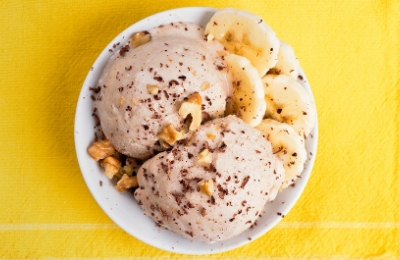 Sorvete de banana com pasta de amendoim 